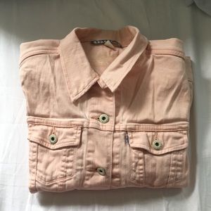 New reduction!🔥Light pink jean jacket 🔥